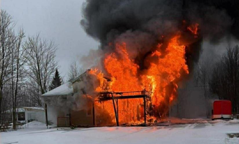 Garage en feu à St-Agapit dans la région de Lotbinière 